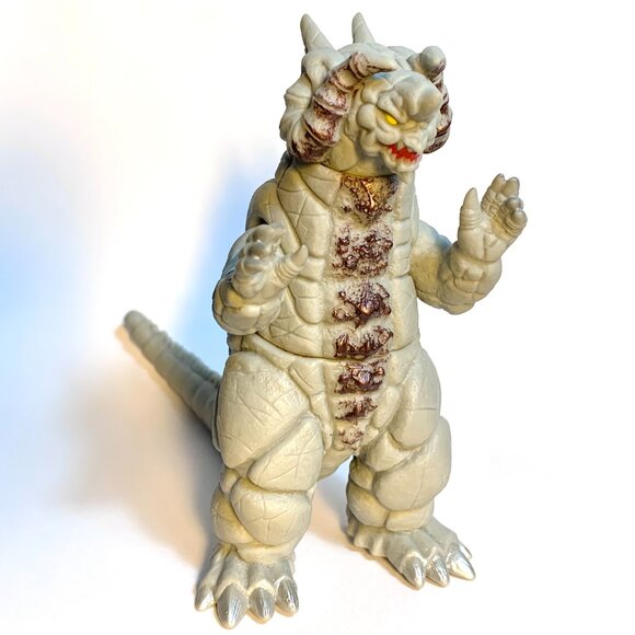 Bandai Kaiju Ultra Monster Series 500 #35 Silvergon Action Figure 2013 Ultraman - Picture 4 of 15